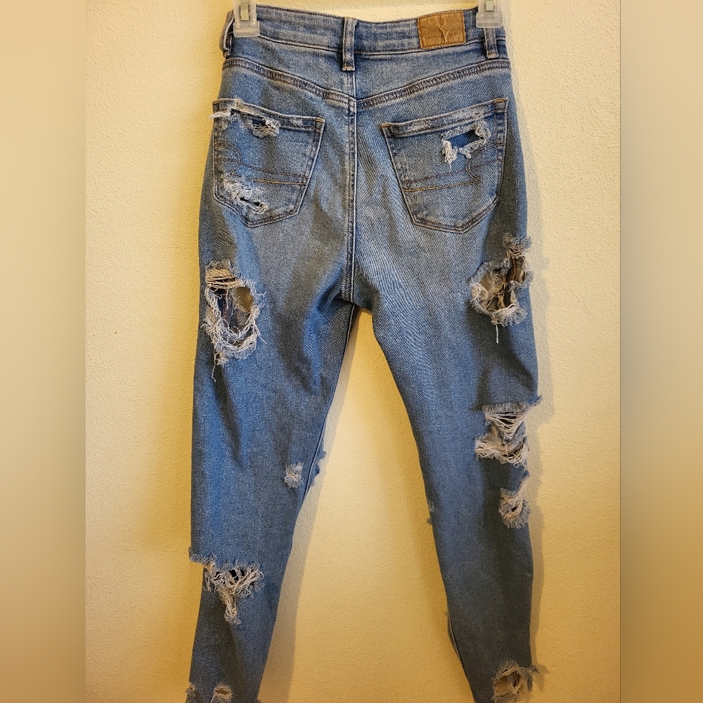 American Eagle Outfitters Women's Stretch Distressed Blue Jeans. Size 00 - Picture 3 of 15